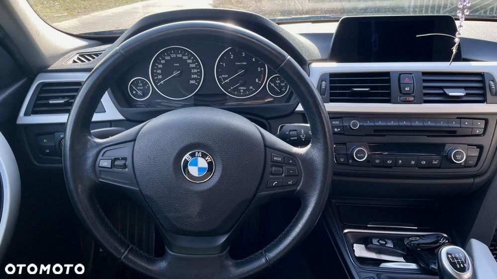 BMW Seria 3 320d - 10
