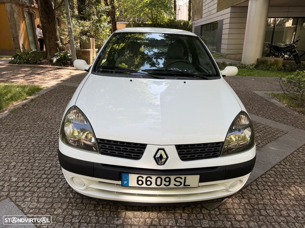 Renault Clio - 10