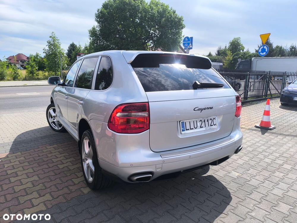 Porsche Cayenne - 23