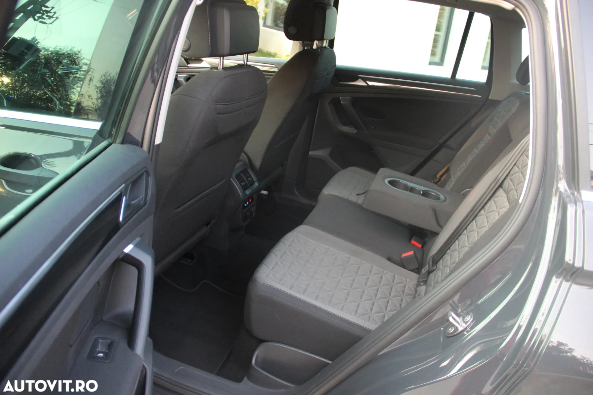 Volkswagen Tiguan 2.0 TDI DSG Elegance - 9