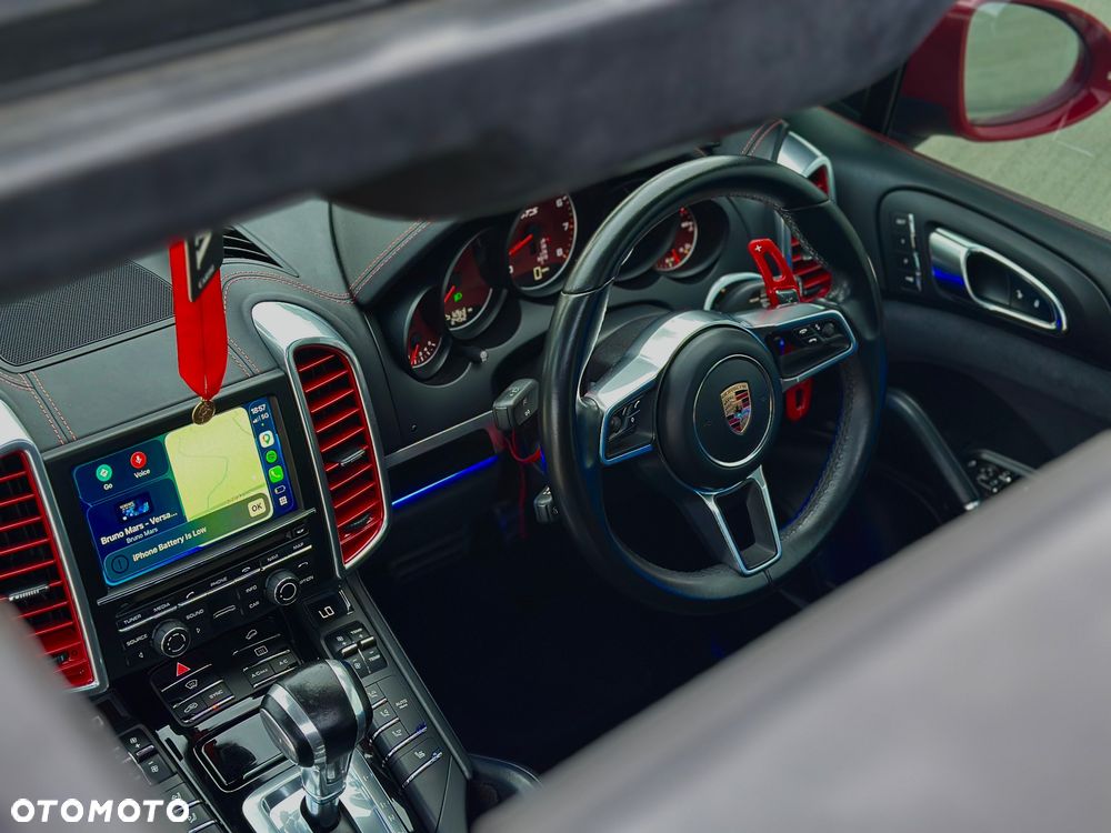 Porsche Cayenne GTS - 9