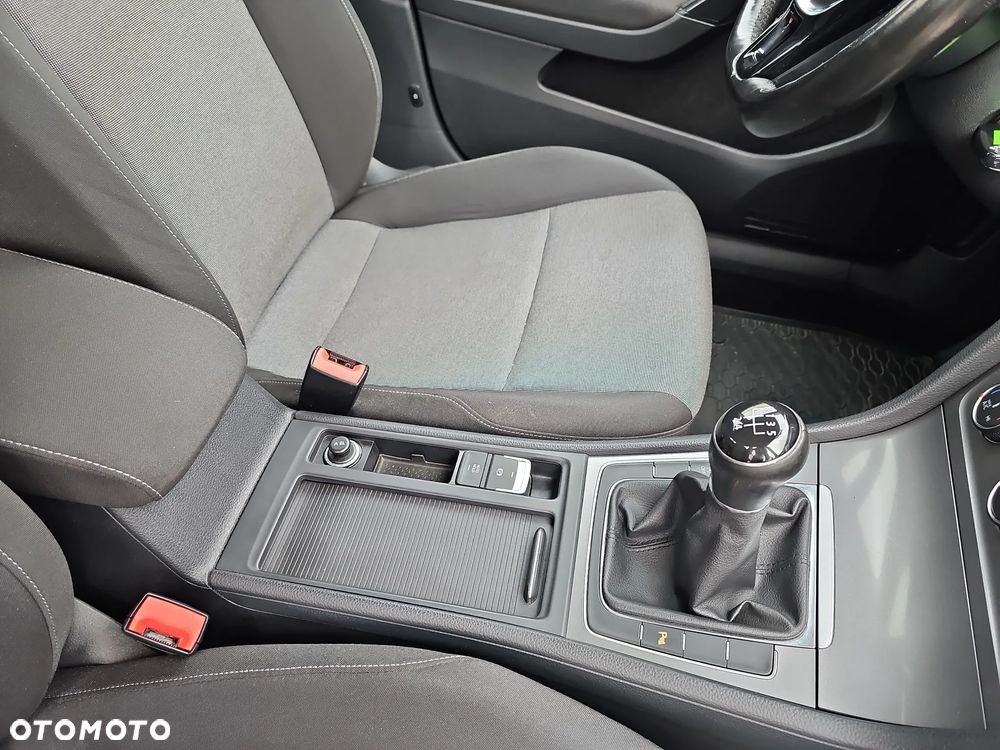 Volkswagen Golf 1.2 TSI BMT Trendline EU6 - 25