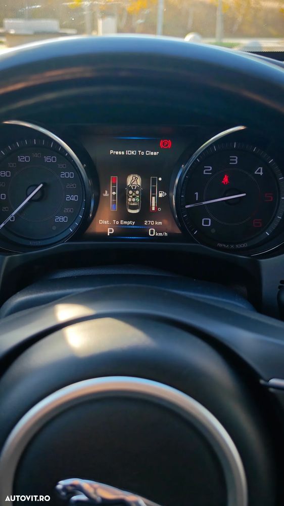 Jaguar XE - 27