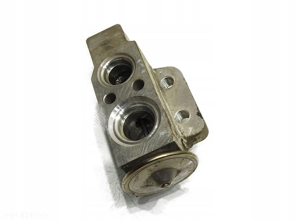 ZAWÓR ROZPRĘŻNY KLIMATYZACJI VW TOURAN 1T3 LIFT 1.4 TSI 1K0820679 - 1