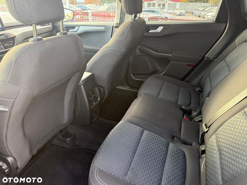 Ford Kuga - 10