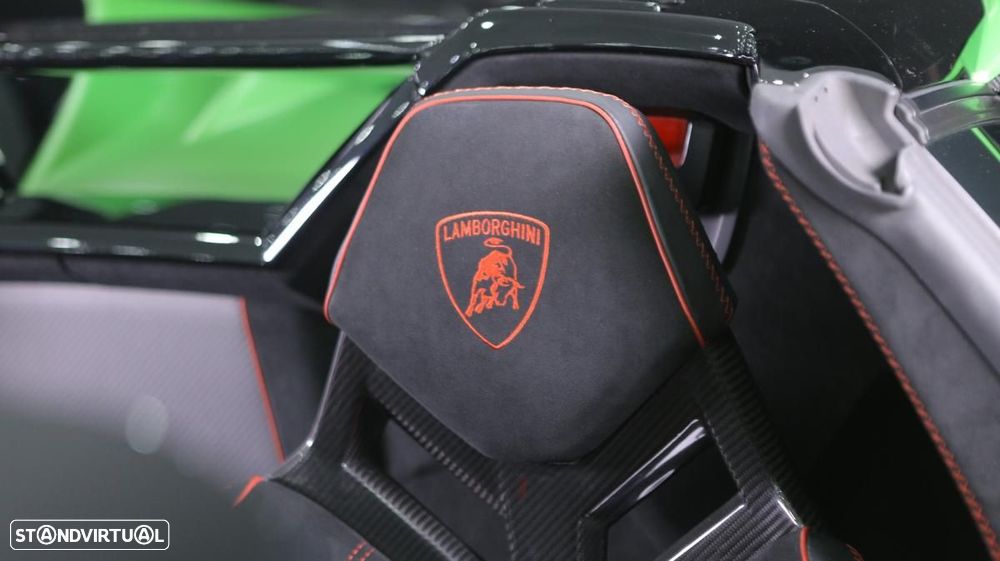 Lamborghini Aventador SVJ Roadster - 34