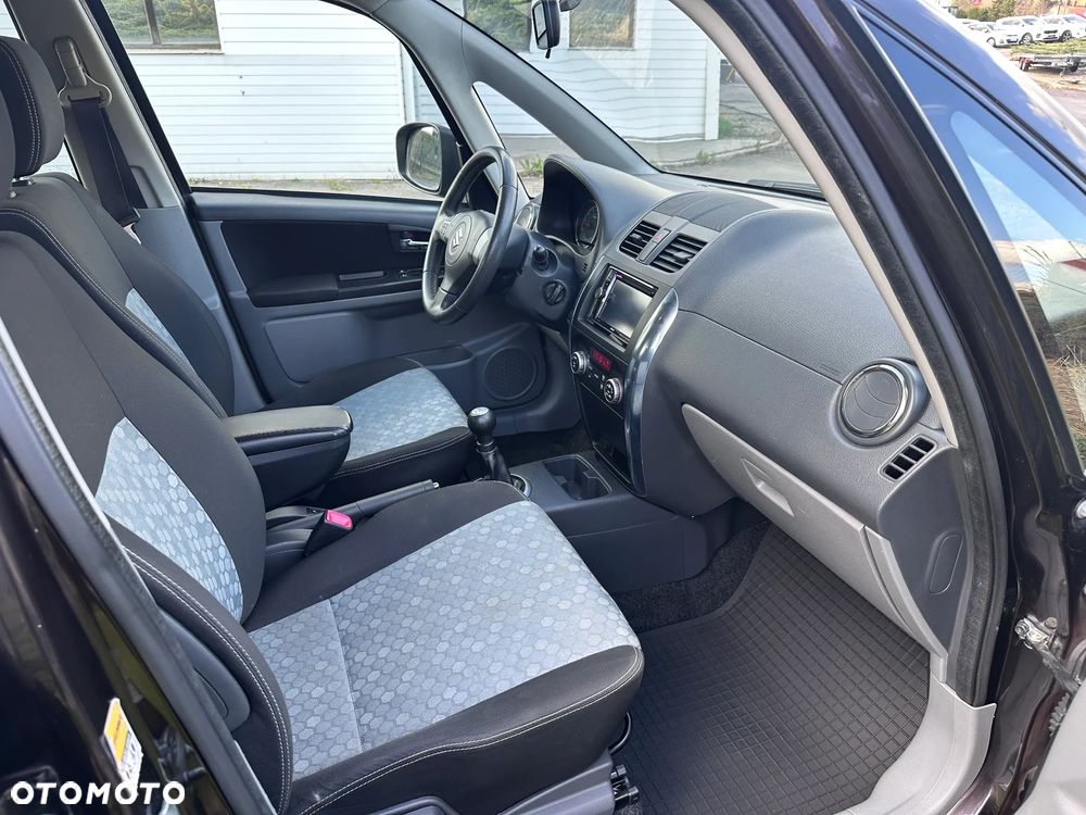 Suzuki SX4 1.6 VVT 4x4 Style - 22