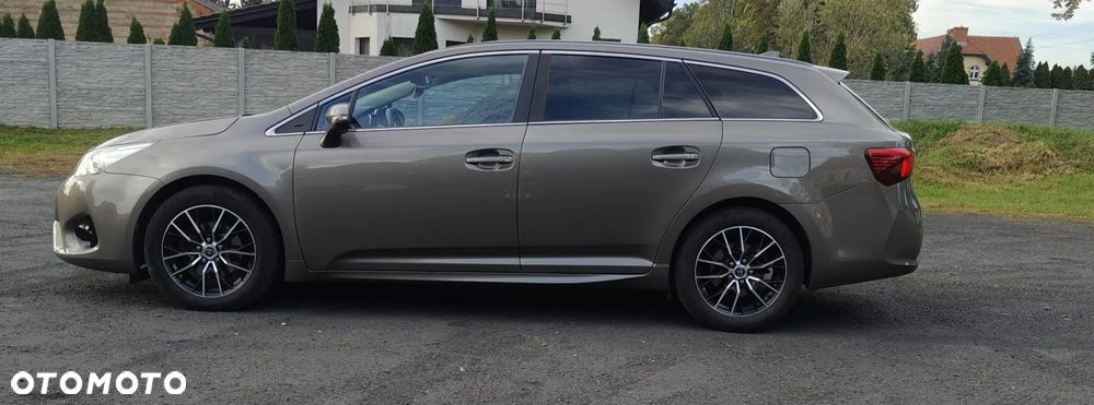 Toyota Avensis 1.8 Prestige MS - 1