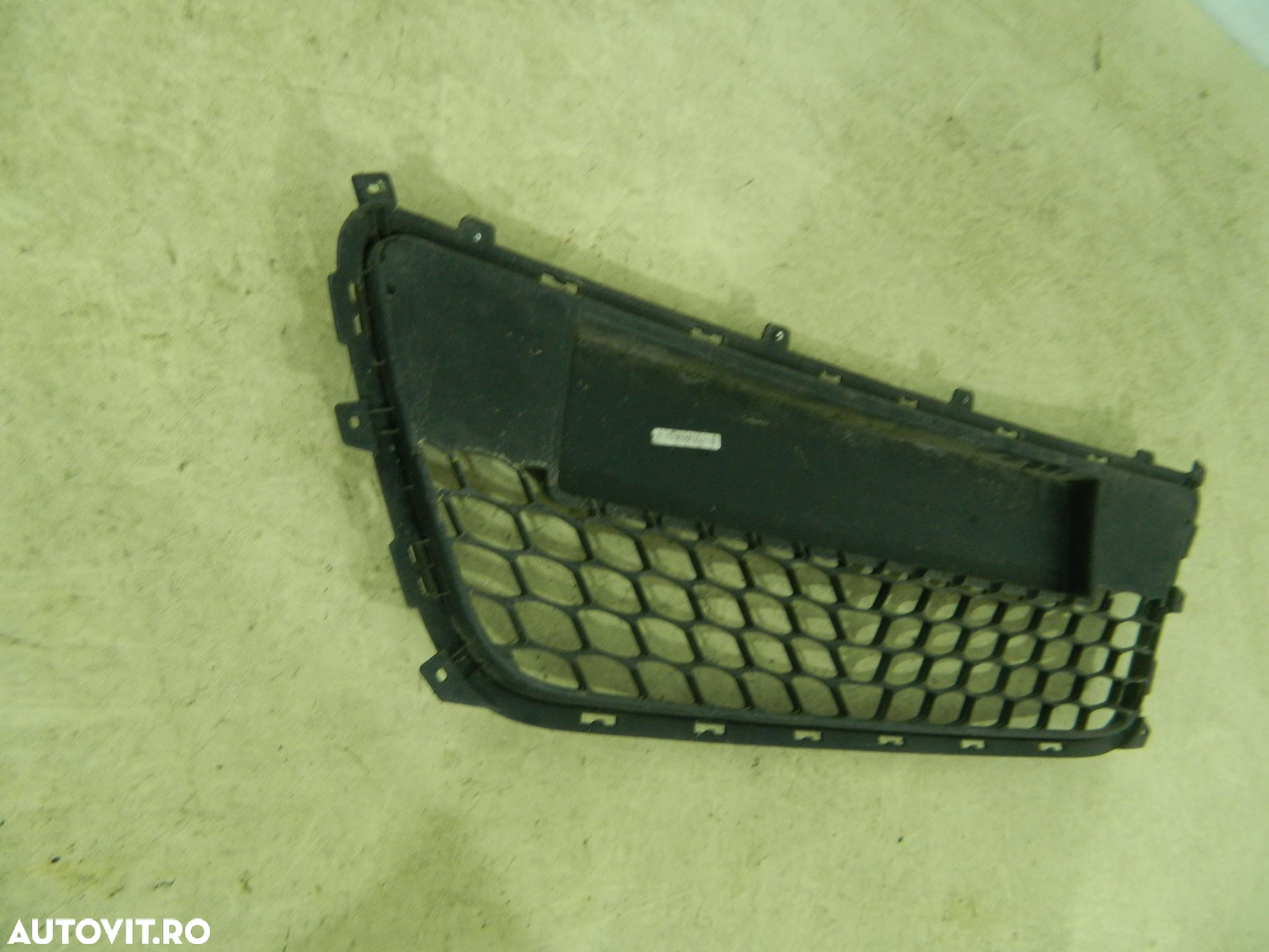 Grila centrala bara fata dintre proiectoare, Hyundai I30, 2007, 2008, 2009, 2010, , 86561-2R000 - 4