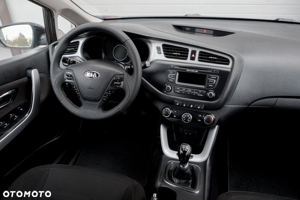 Kia Ceed - 34