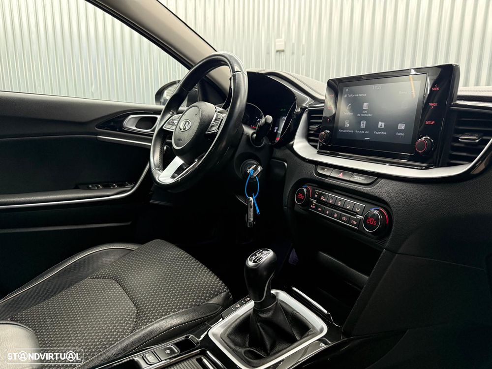 Kia Ceed SW 1.6 CRDi MHEV Drive - 17