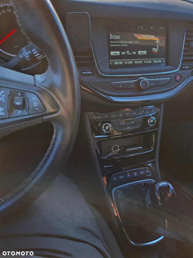 Opel Astra 1.4 T Dynamic S&S - 10