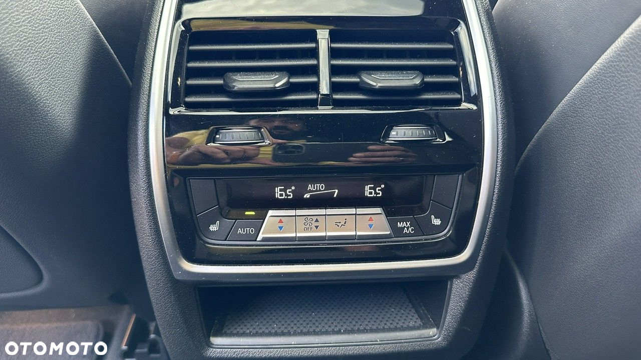 BMW X7 - 29
