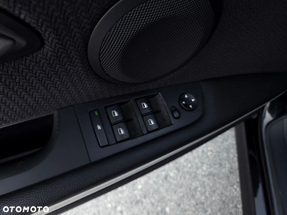 BMW Seria 3 - 16