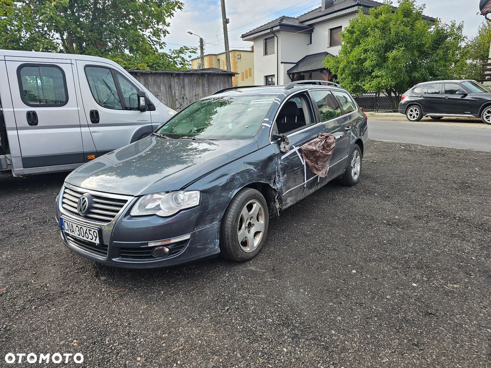 Volkswagen Passat - 2