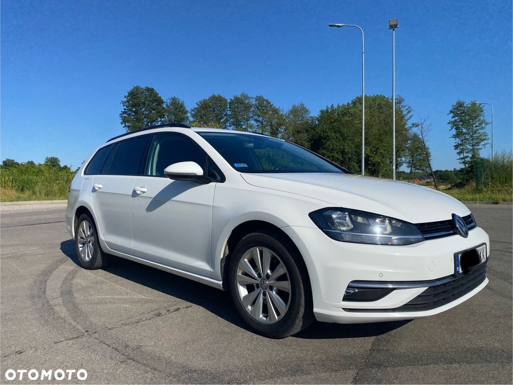 Volkswagen Golf - 1