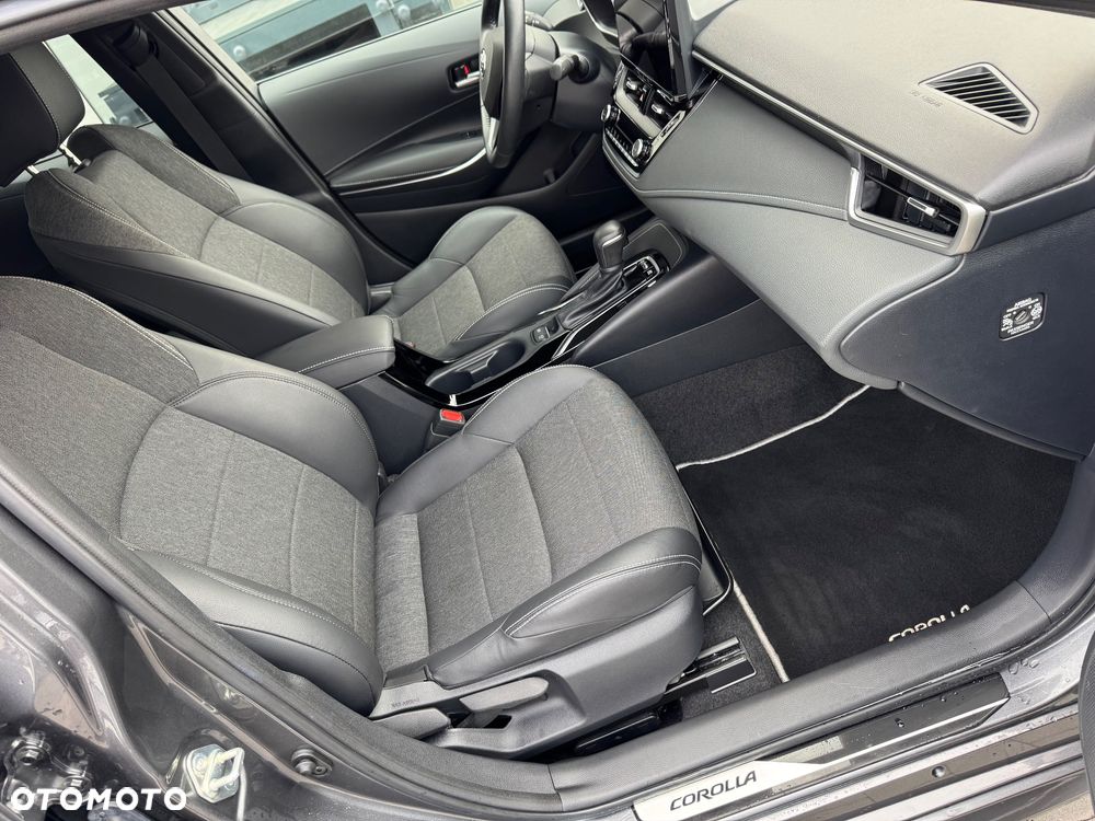 Toyota Corolla 1.8 Hybrid Executive - 25