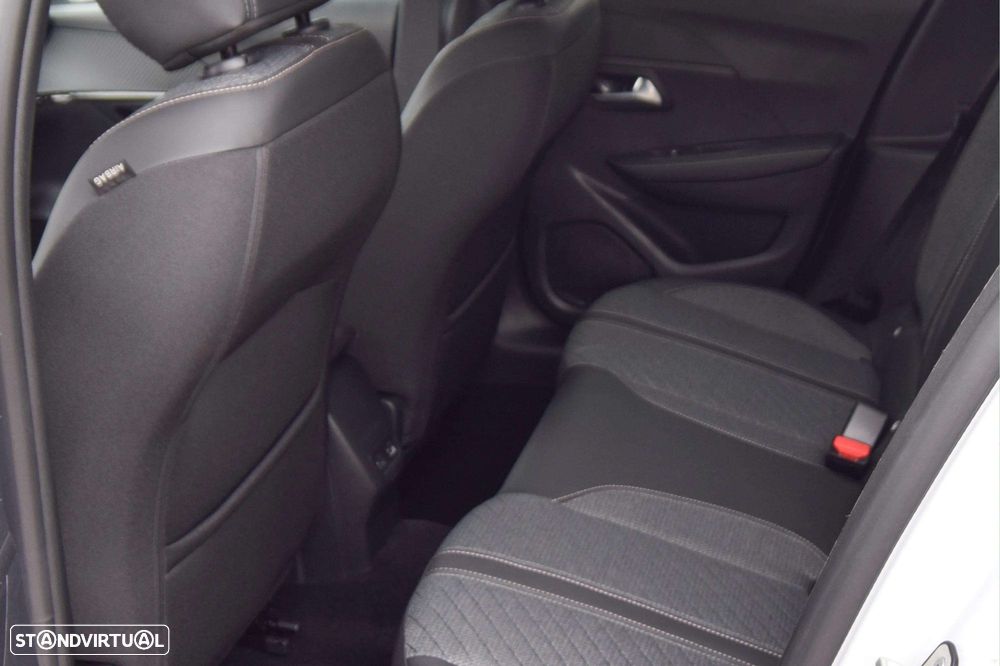 Peugeot 208 1.2 Hybrid Allure e-DCS6 - 13