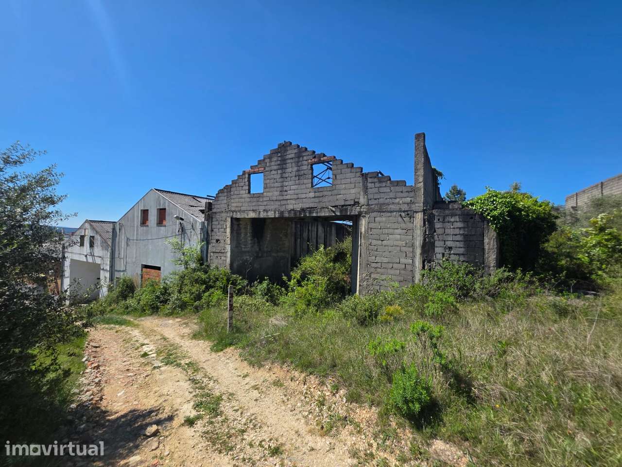 Armazém zona industrial da Pedrulha Coimbra - Grande imagem: 3/10