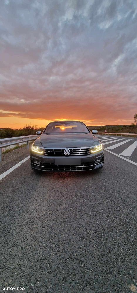 Volkswagen Passat - 1