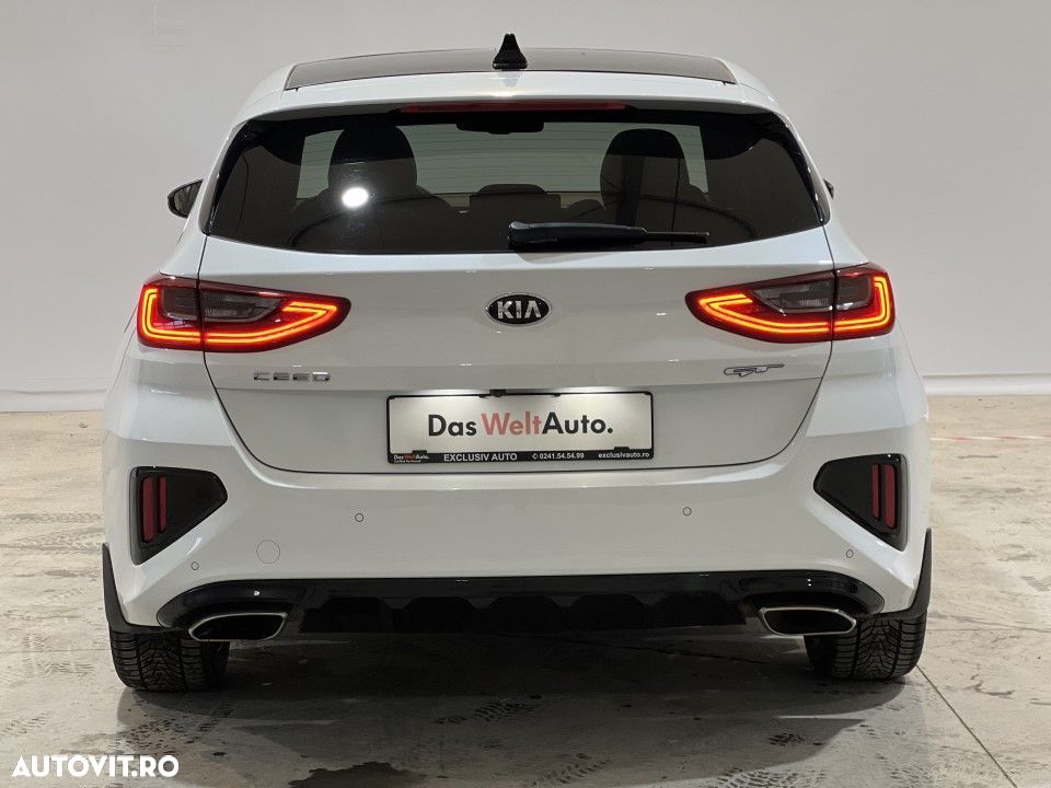 Kia Ceed - 33