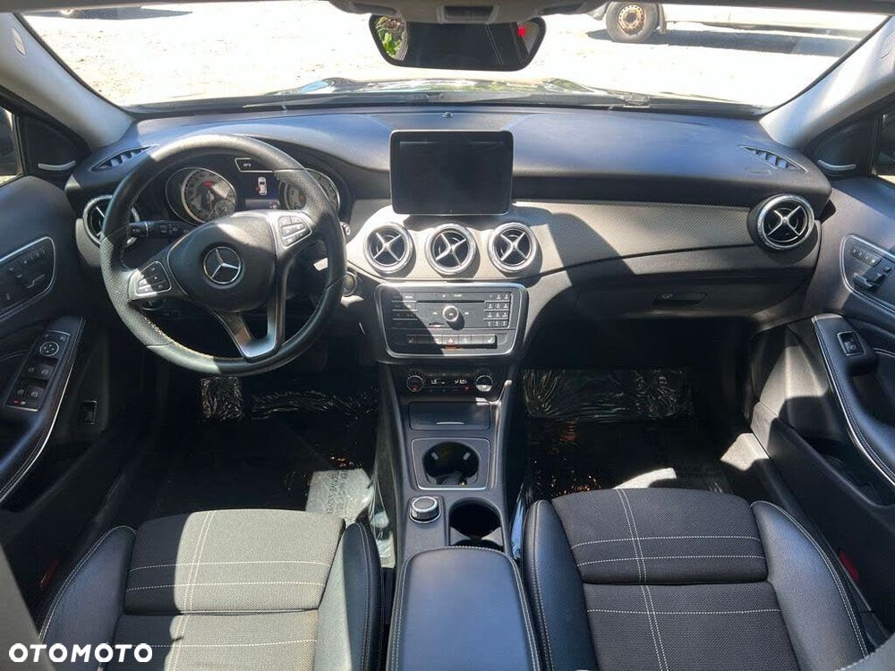 Mercedes-Benz GLA 250 7G-DCT UrbanStyle Edition - 8