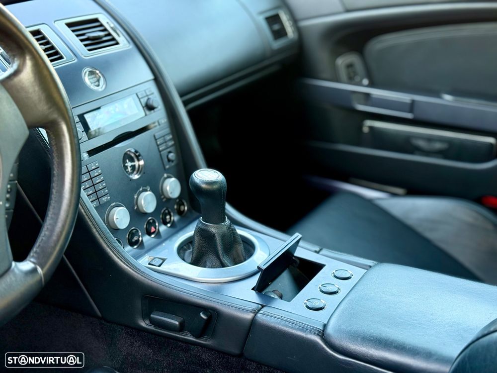 Aston Martin Vantage Coupe V8 - 28