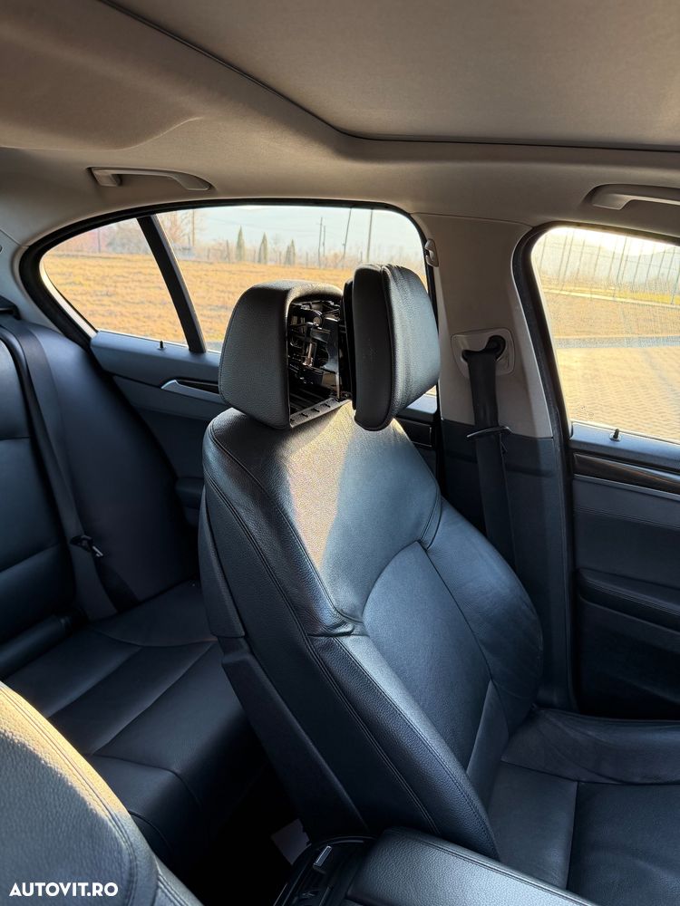 BMW Seria 5 530d - 8