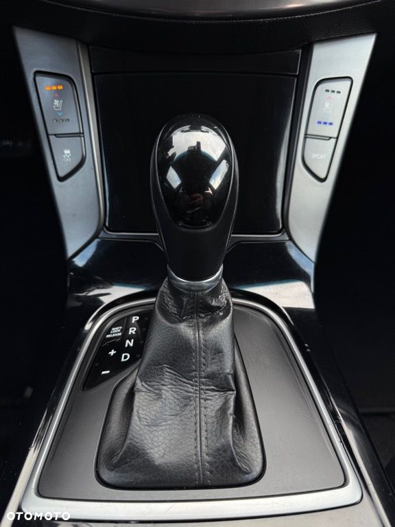 Hyundai i40 Kombi 1.7 CRDi DCT Premium - 24