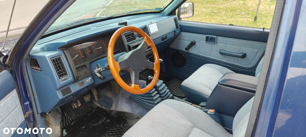 Nissan Terrano 2.4 - 7
