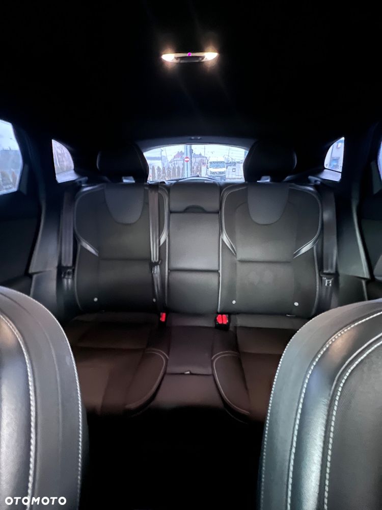 Volvo V40 D2 Drive-E R-Design Momentum - 14