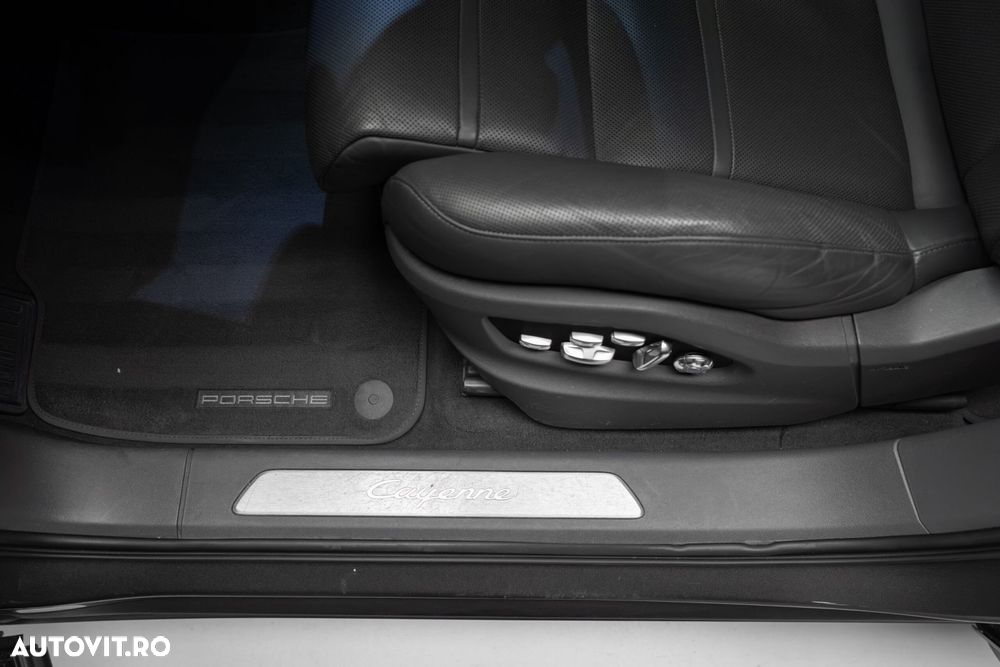Porsche Cayenne Standard - 14
