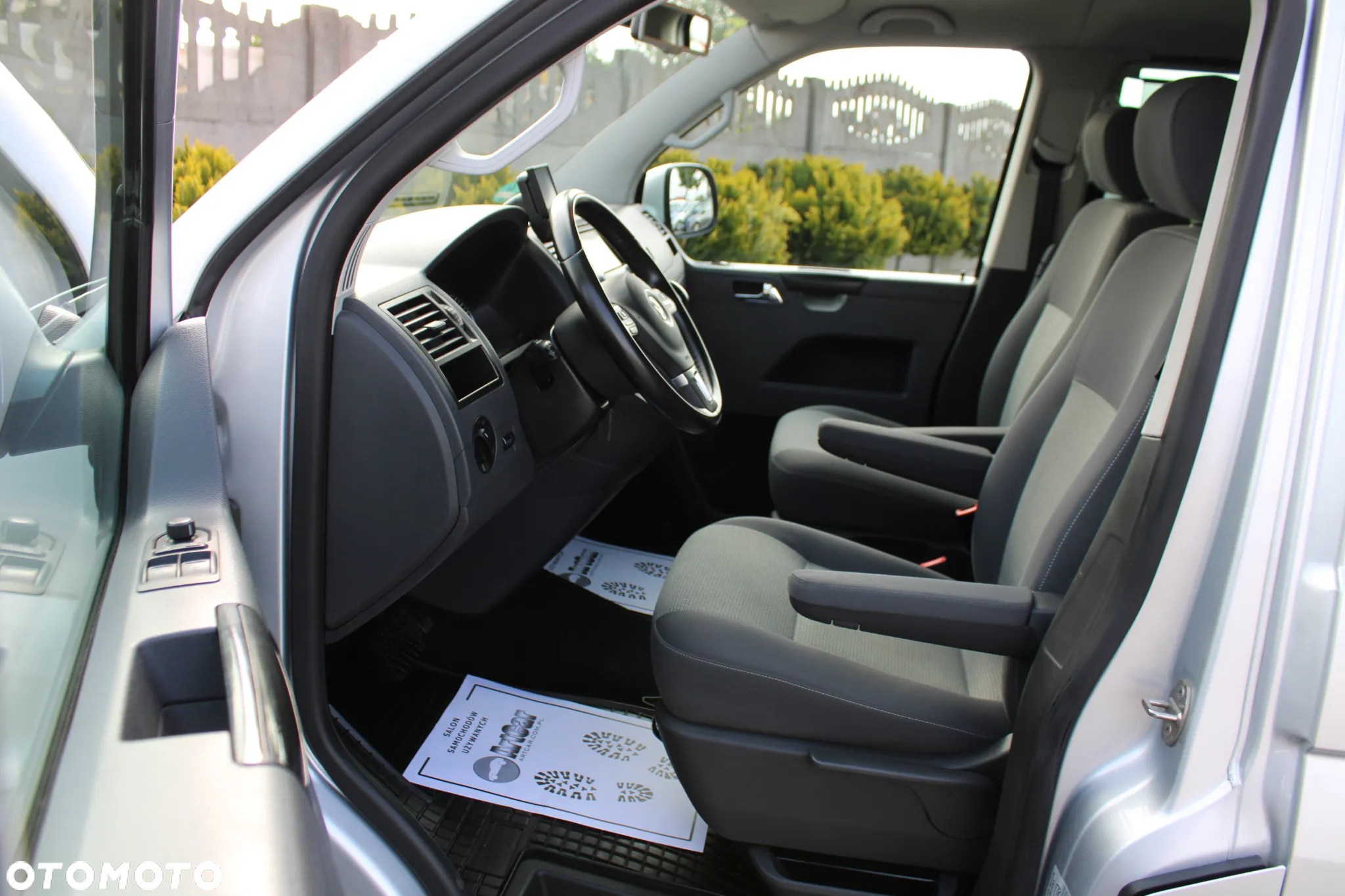 Volkswagen Caravelle - 21