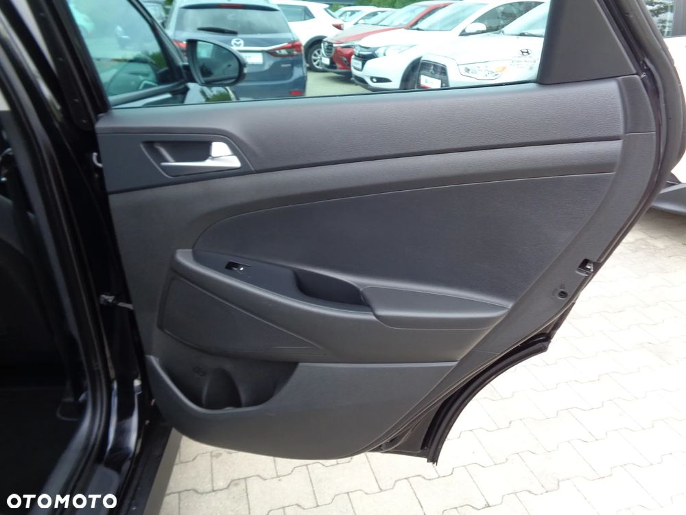 Hyundai Tucson 1.6 GDI BlueDrive Style 2WD - 18