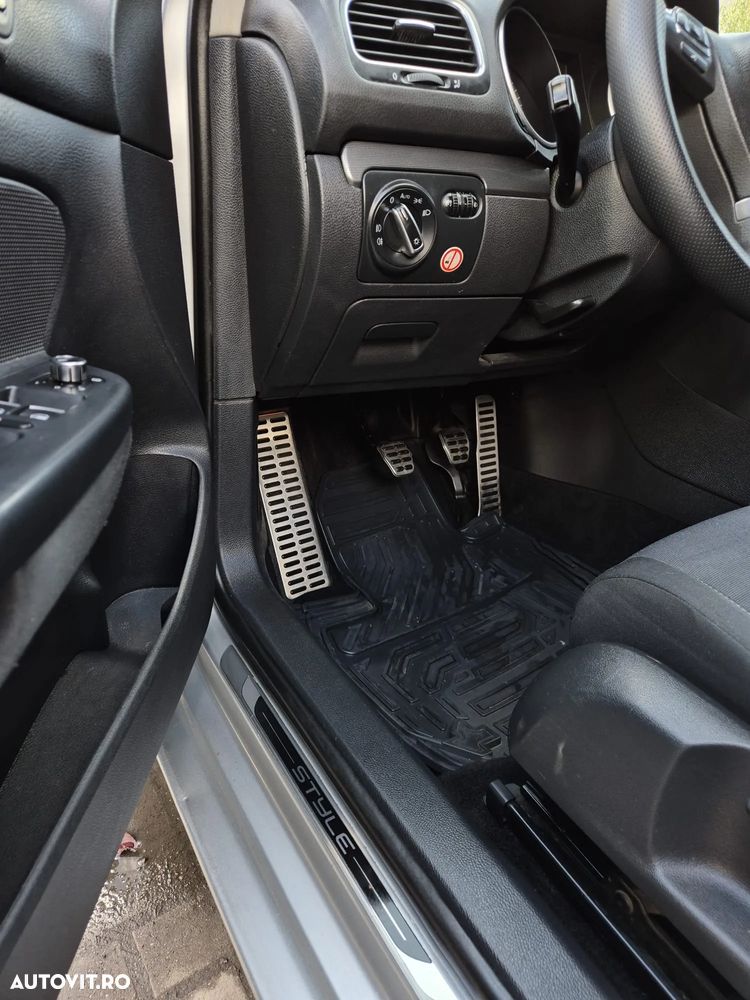 Volkswagen Golf 1.6 TDI DPF Style - 32