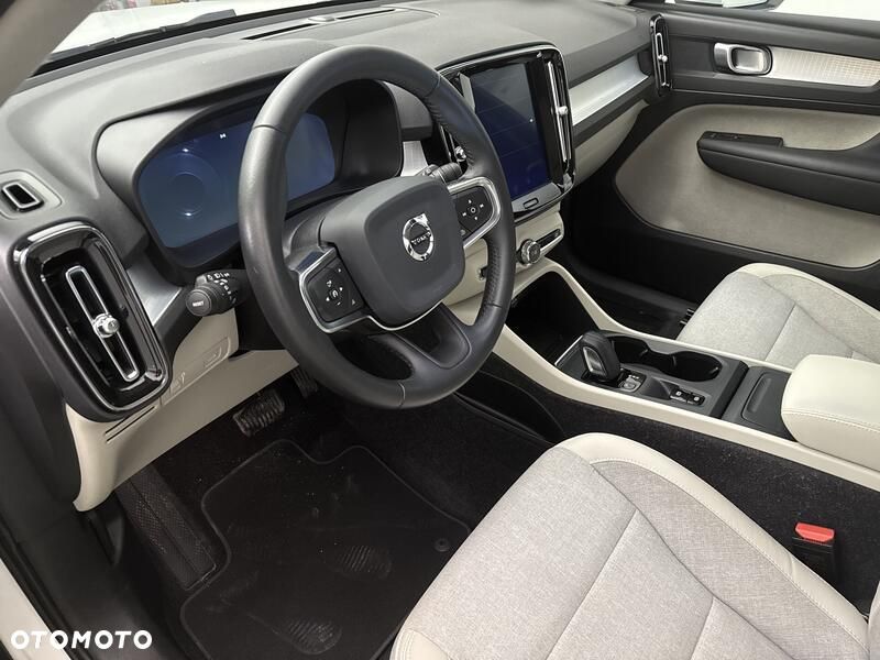 Volvo XC 40 T4 AWD Momentum Pro - 10