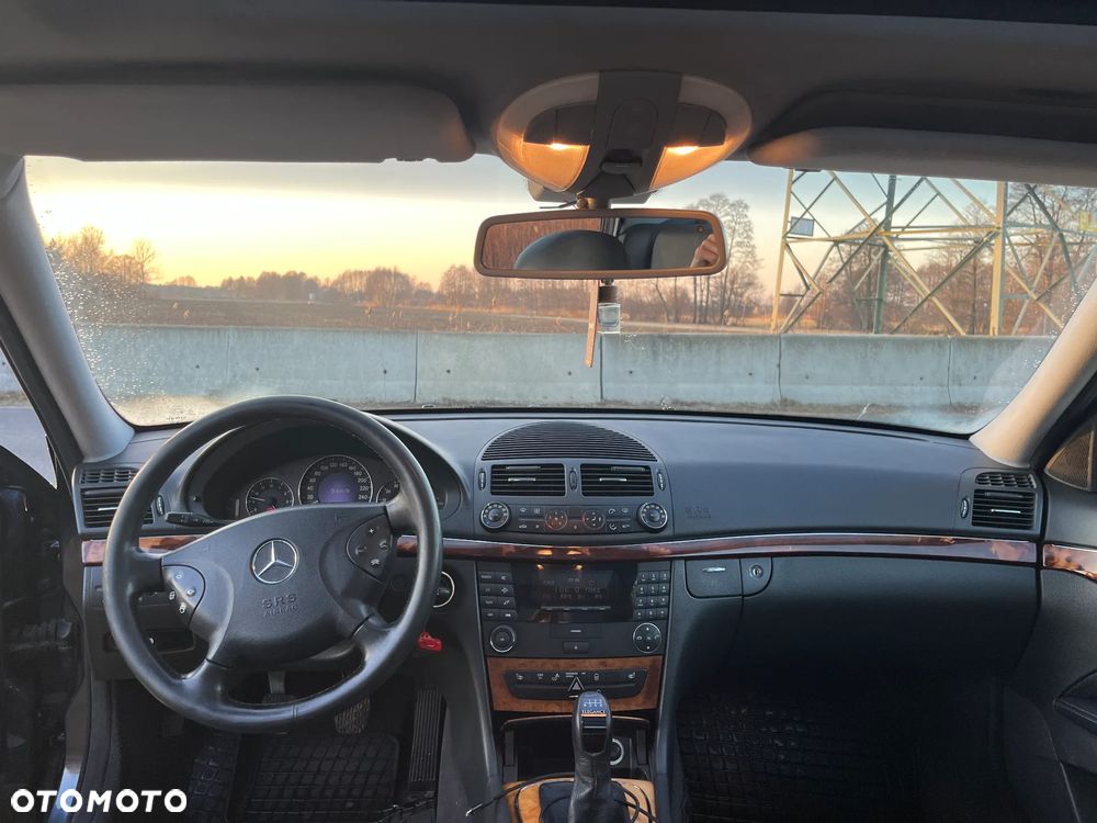 Mercedes-Benz Klasa E - 9