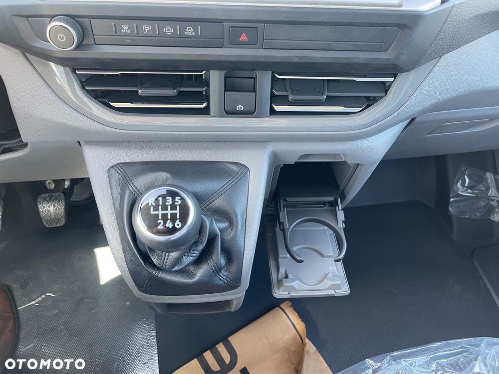 Volkswagen Transporter - 28