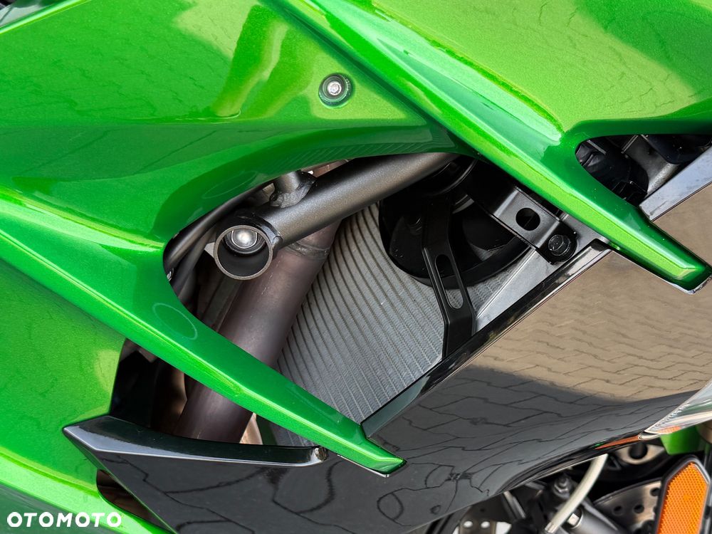 Kawasaki Ninja H2 SX - 17