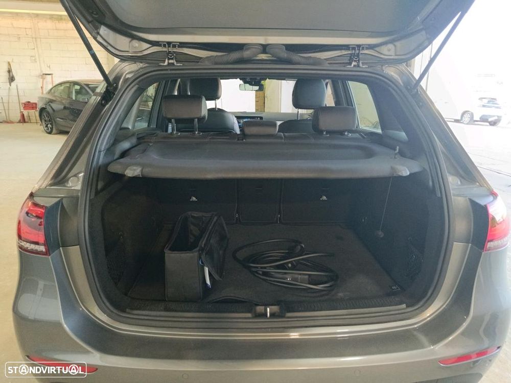 Mercedes-Benz B 250 e Style Plus — fotografia 10