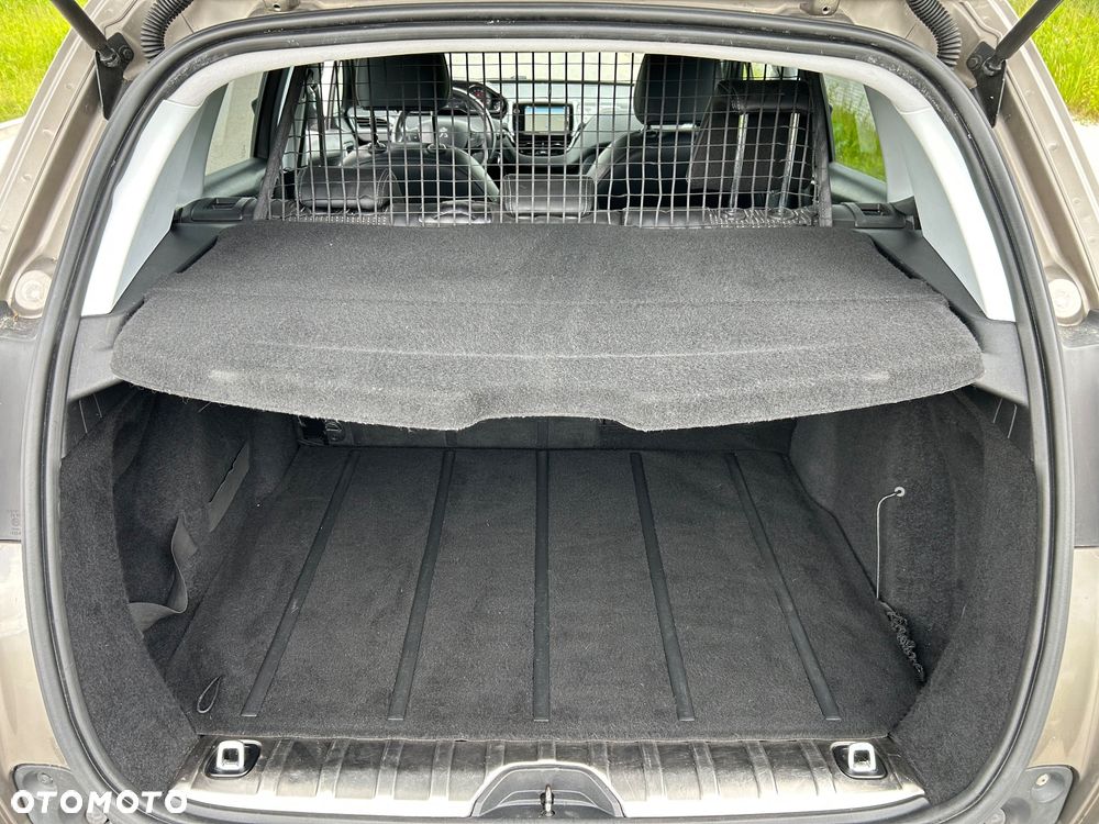 Peugeot 2008 - 14