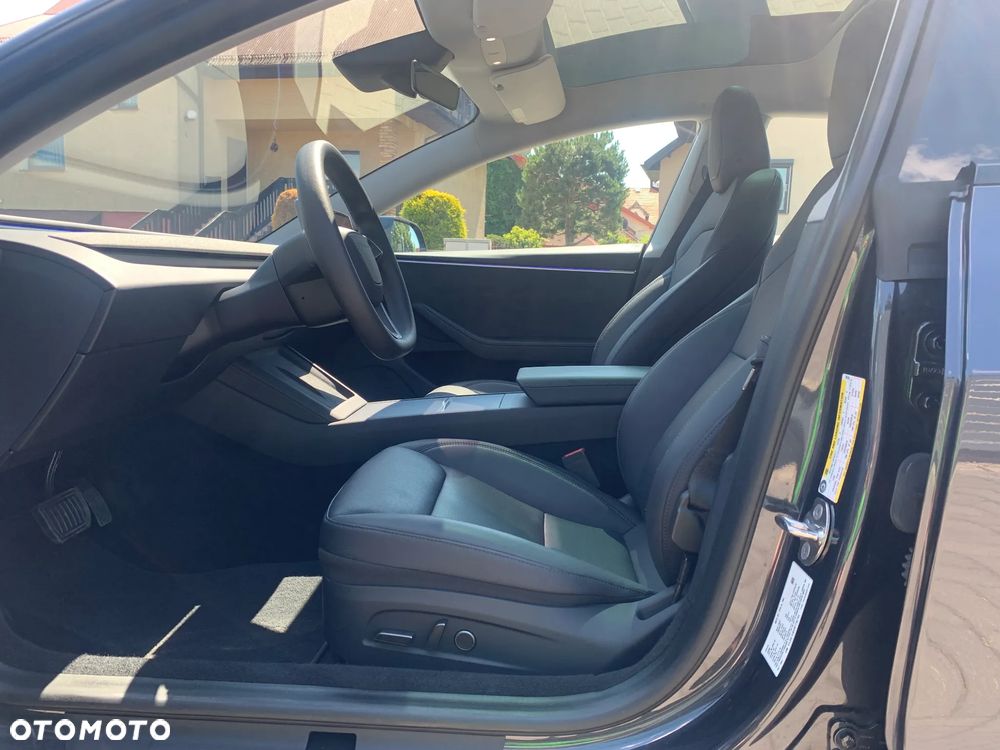 Tesla Model 3 AWD - 17