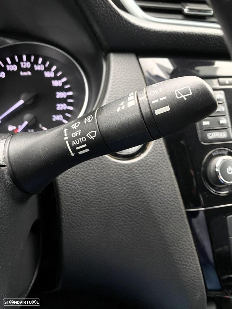 Nissan Qashqai 1.5 dCi N-Connecta J18 - 12