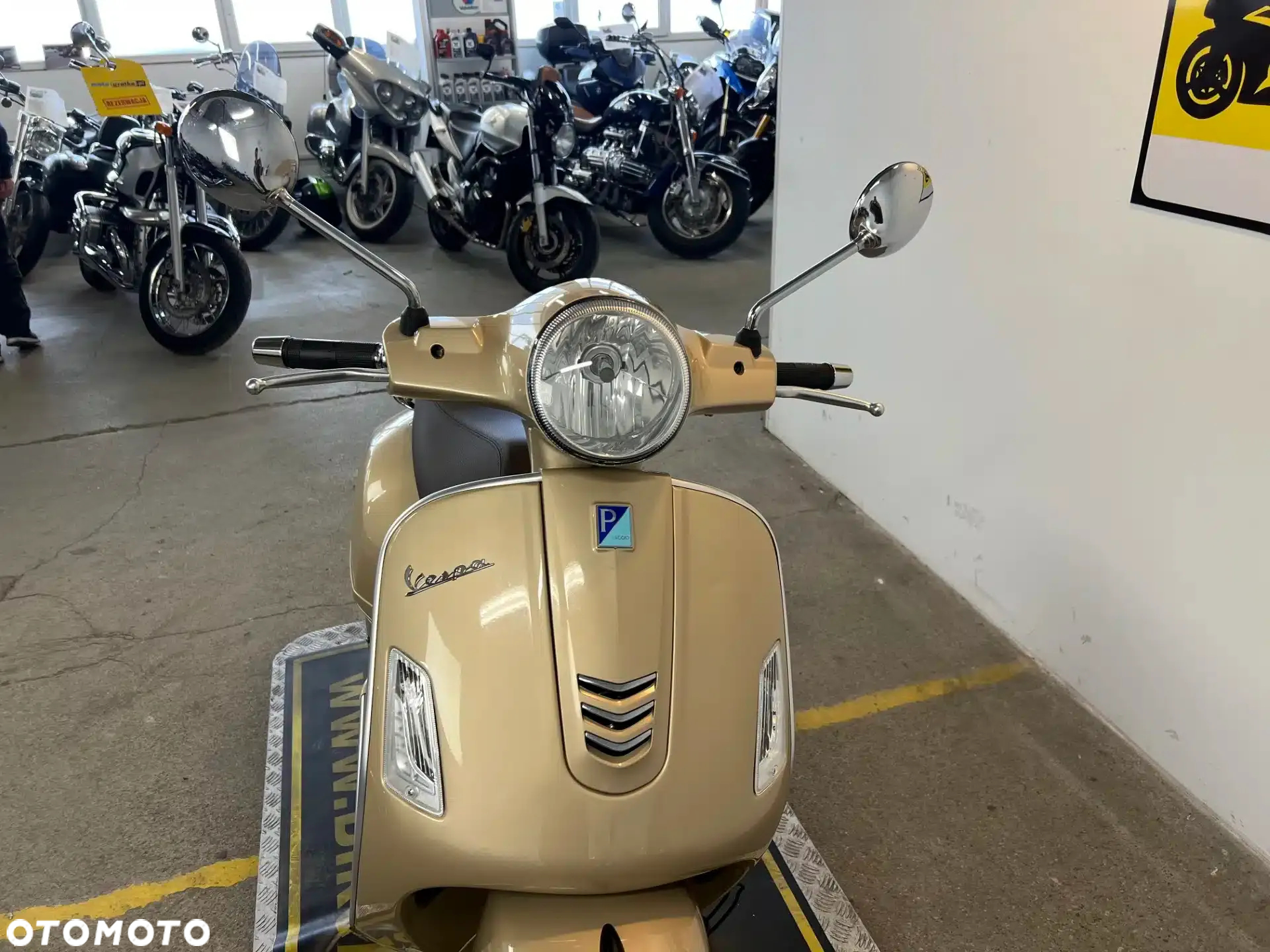 Vespa GTS - 10