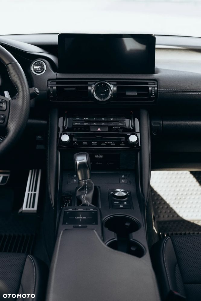 Lexus IS - 18