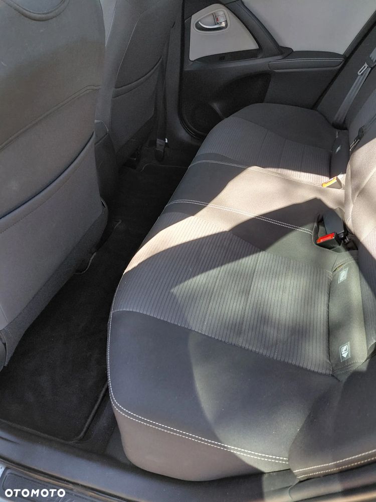 Toyota Avensis 1.8 Premium EU5 - 15
