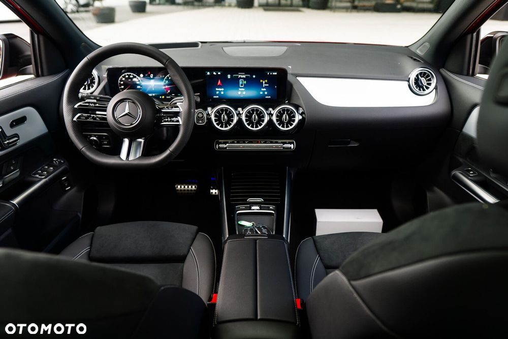 Mercedes-Benz GLA - 17