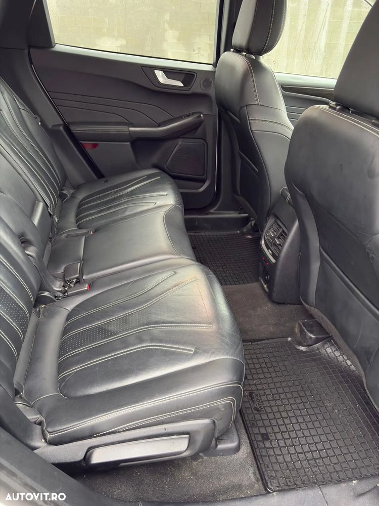 Ford Kuga - 13