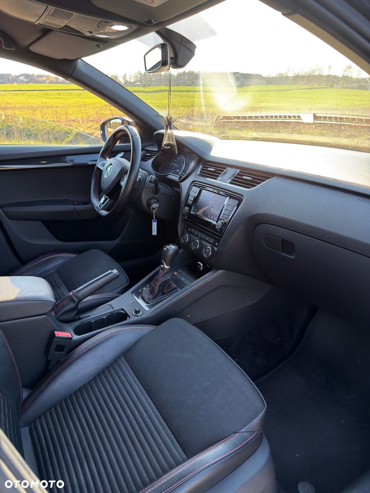 Skoda Octavia 2.0 TDI DSG RS - 20