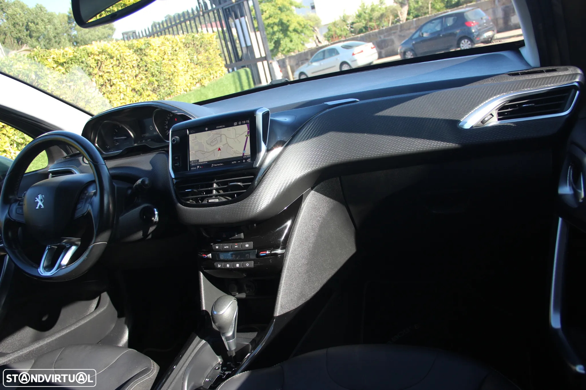 Peugeot 2008 1.2 PureTech Allure EAT6 - 7